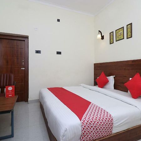 Oyo 28212 High Court View Hotell Allāhābād Junction Eksteriør bilde
