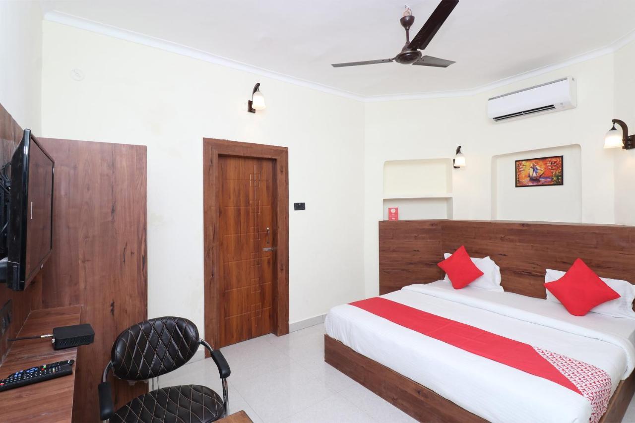 Oyo 28212 High Court View Hotell Allāhābād Junction Eksteriør bilde