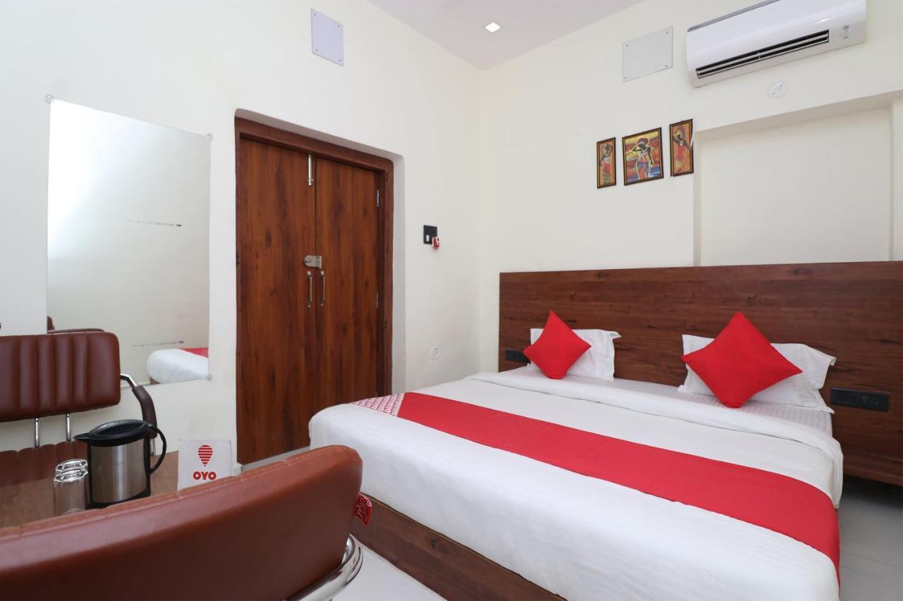 Oyo 28212 High Court View Hotell Allāhābād Junction Eksteriør bilde