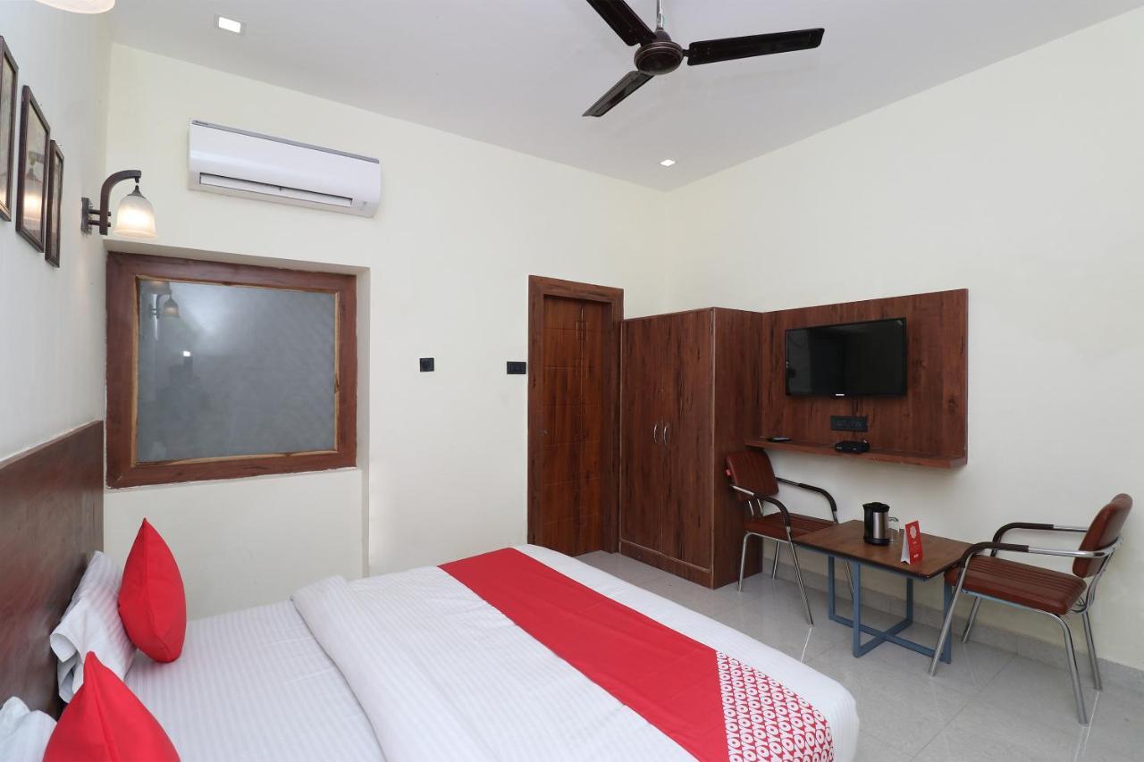 Oyo 28212 High Court View Hotell Allāhābād Junction Eksteriør bilde