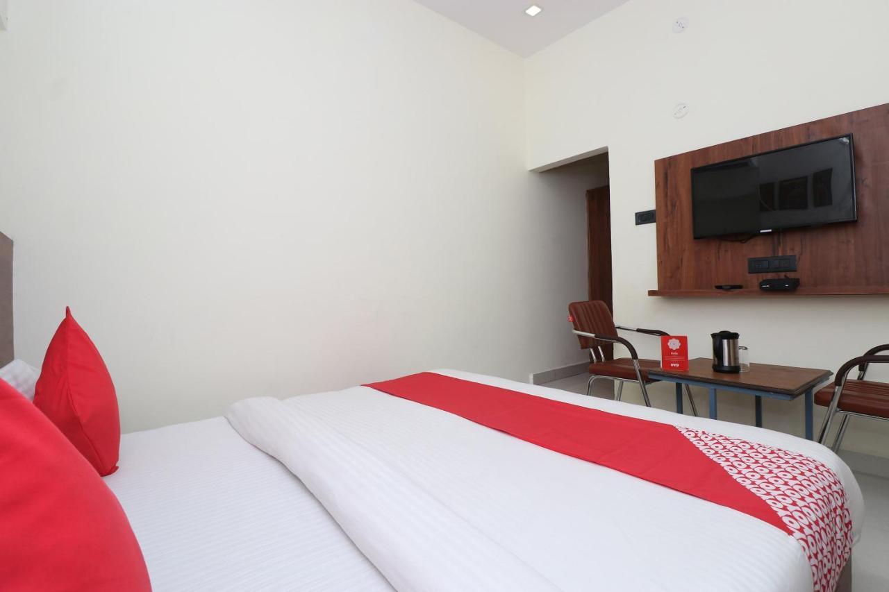 Oyo 28212 High Court View Hotell Allāhābād Junction Eksteriør bilde