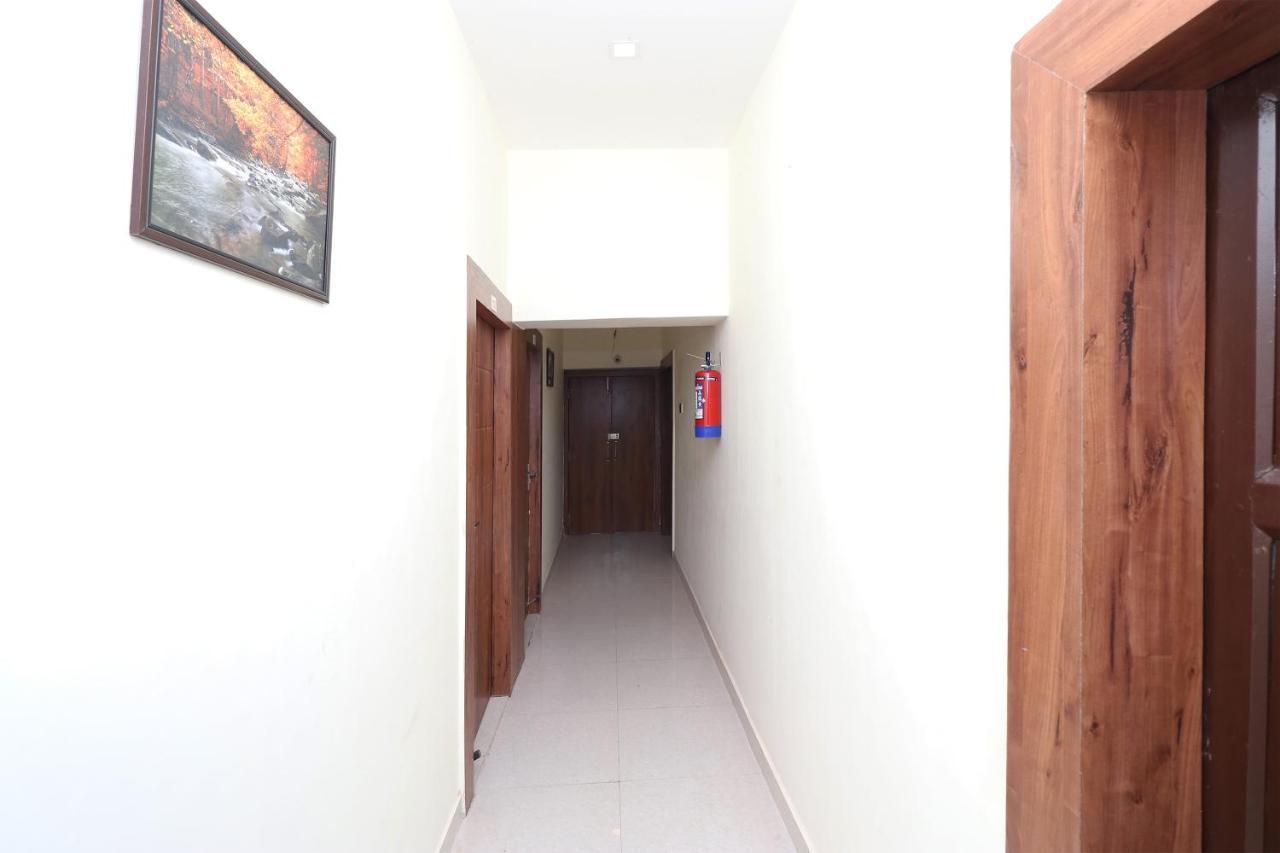 Oyo 28212 High Court View Hotell Allāhābād Junction Eksteriør bilde